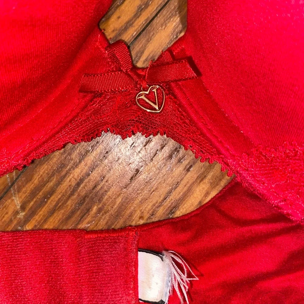Red Victoria’s Secret Bra Size 34B - Picture 5 of 6